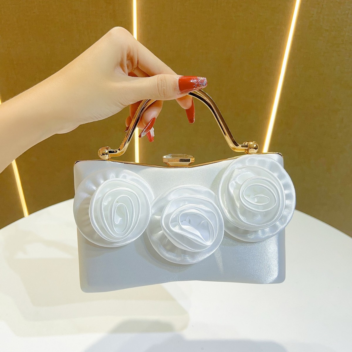 Neue Abend-Clutch aus Seide, D – Women'S Evening Bags Bewertung und Preis